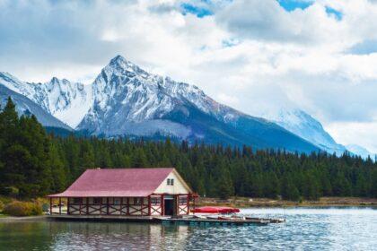 maligne lake jasper national park